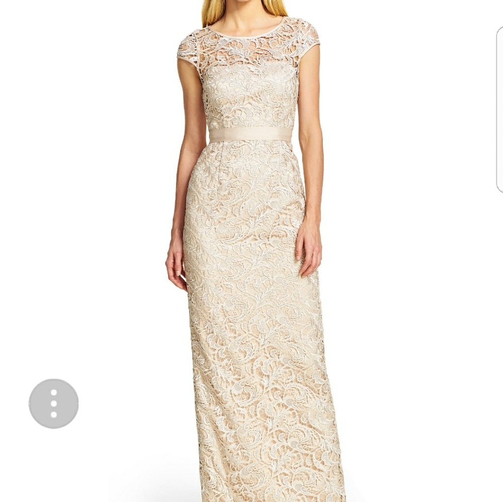 Adrianna Papell cap-sleeve Lace Gown